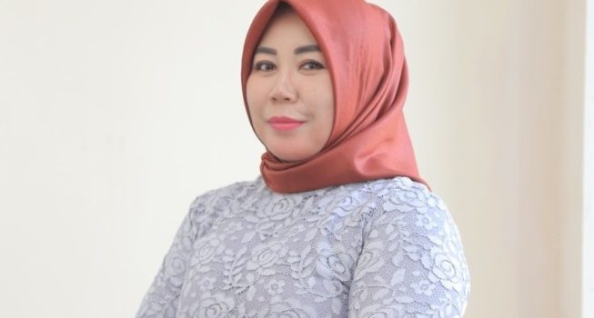 Rina Haryati DPRD Kota Madiun Umrahkan Dua Konstituennya