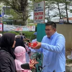 Kenalkan program Prabowo-Gibran, Virgandhi bagikan susu-makan siang gratis