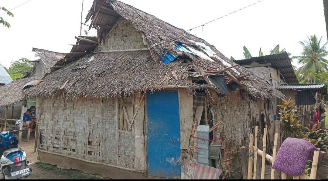 Kondisi rumah sebelum diperbaiki oleh kader Gerindra
