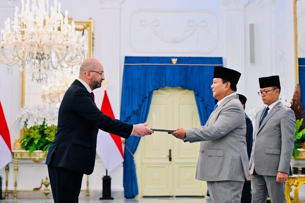 Presiden Prabowo Terima Surat Kepercayaan dari 12 Duta Besar Negara Sahabat di Istana Merdeka