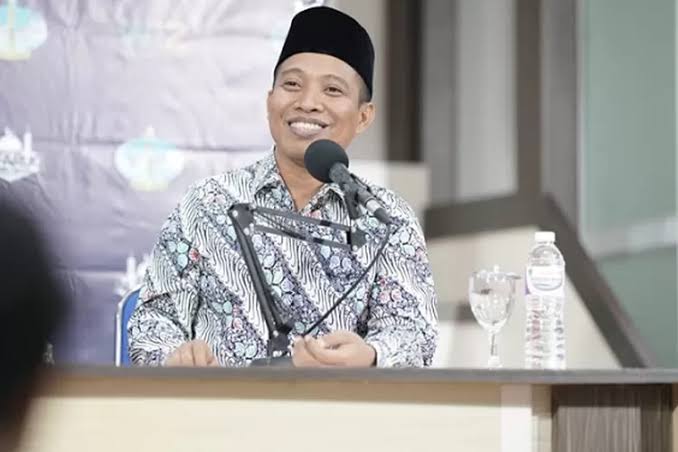 Elnino M. Husein Mohi