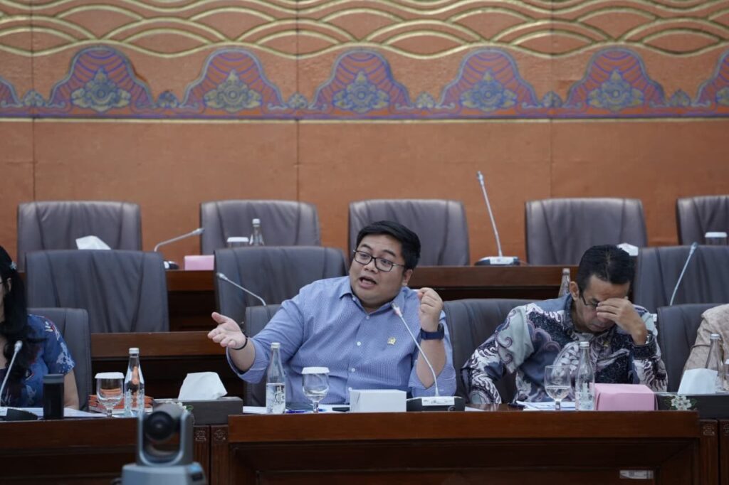Anggota Komisi VI DPR RI, Kawendra Lukistian