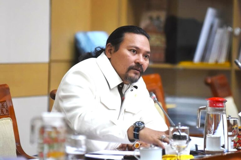 Anggota Komisi III DPR RI, Martin D. Tumbelaka