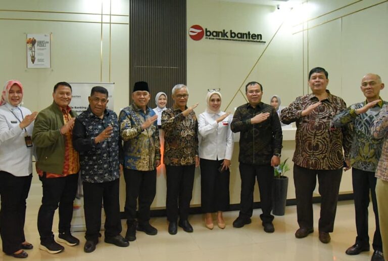 Anggota Komisi II DPR RI, Esthon Leyloh Foenay
