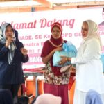 Sambut Ramadhan, Andre Rosiade Bagikan 500 Paket Sembako di Padang