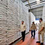 Presiden Prabowo Subianto Sidak Gudang Bulog Magelang, Pastikan Stok Beras Aman