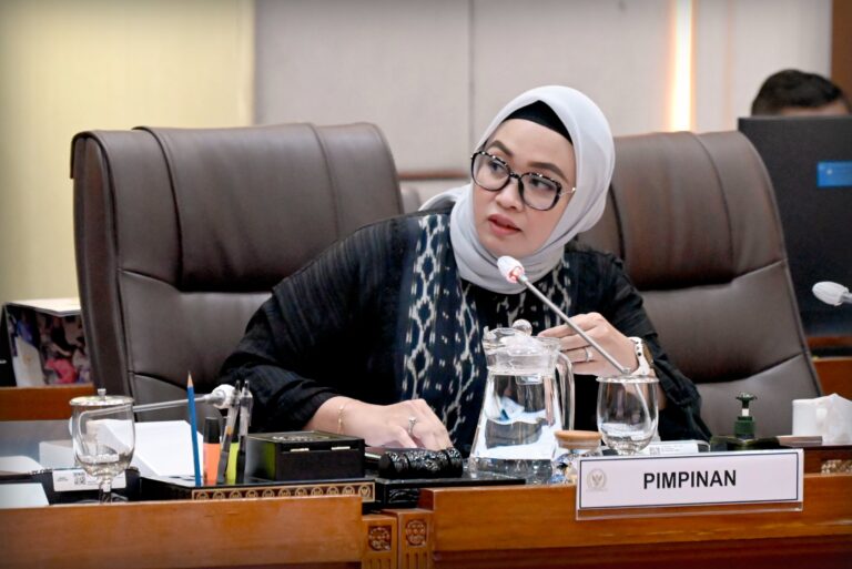 Wakil Ketua Komisi IX DPR RI, Putih Sari