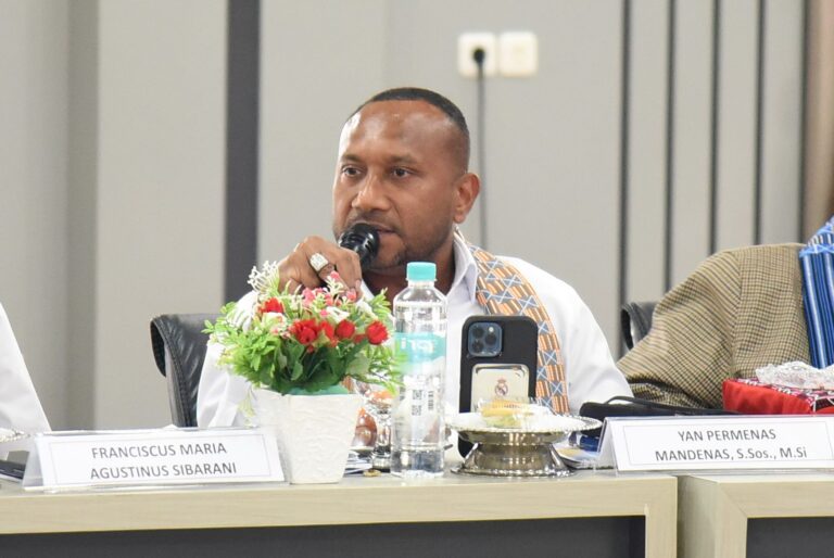 Anggota Komisi XIII DPR RI, Yan Permenas Mandenas