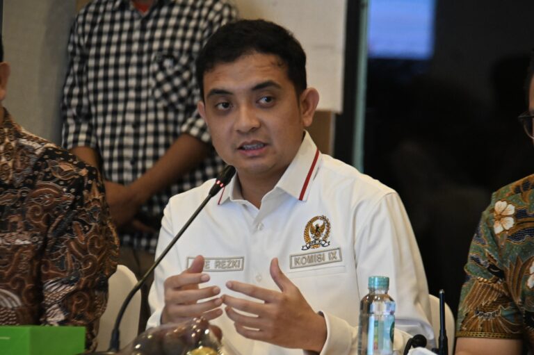Anggota Komisi IX DPR RI, Ade Rezki Pratama