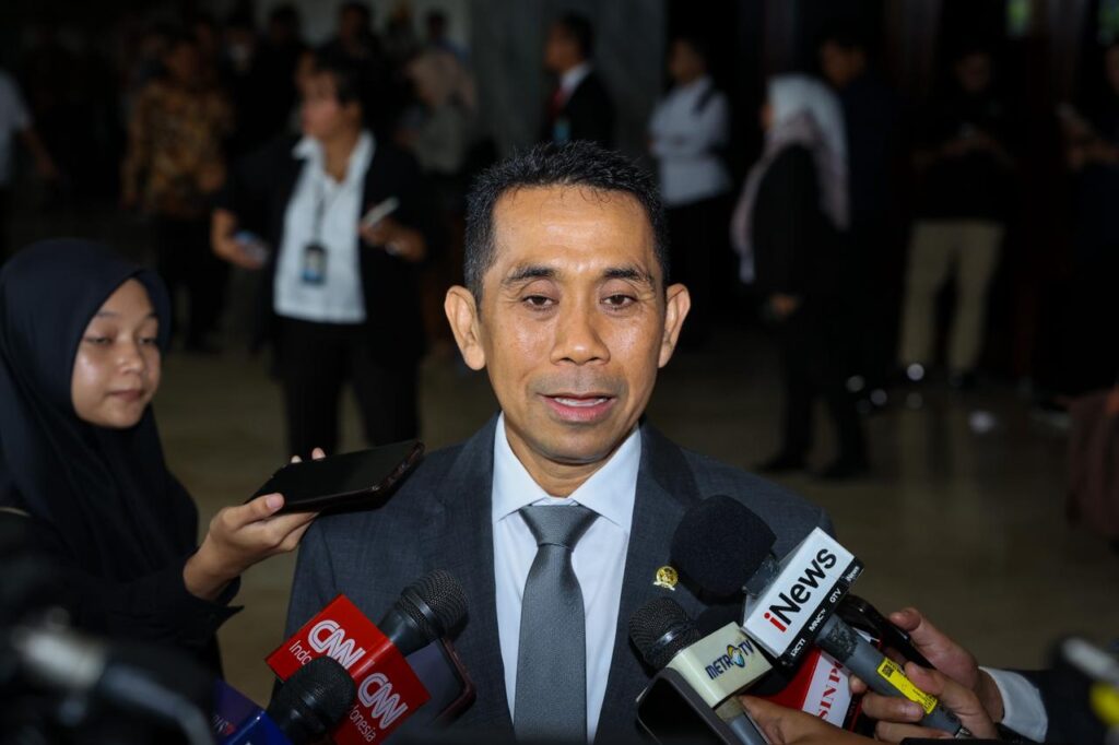 Anggota Komisi XI DPR RI, Kamrussamad