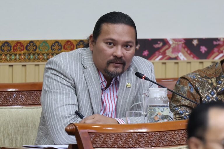 Anggota Komisi III DPR RI, Martin Tumbelaka