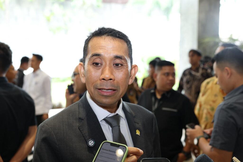 Anggota Komisi XI DPR RI, Kamrussamad