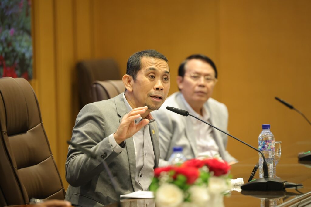 Anggota Komisi XI DPR RI, Kamrussamad