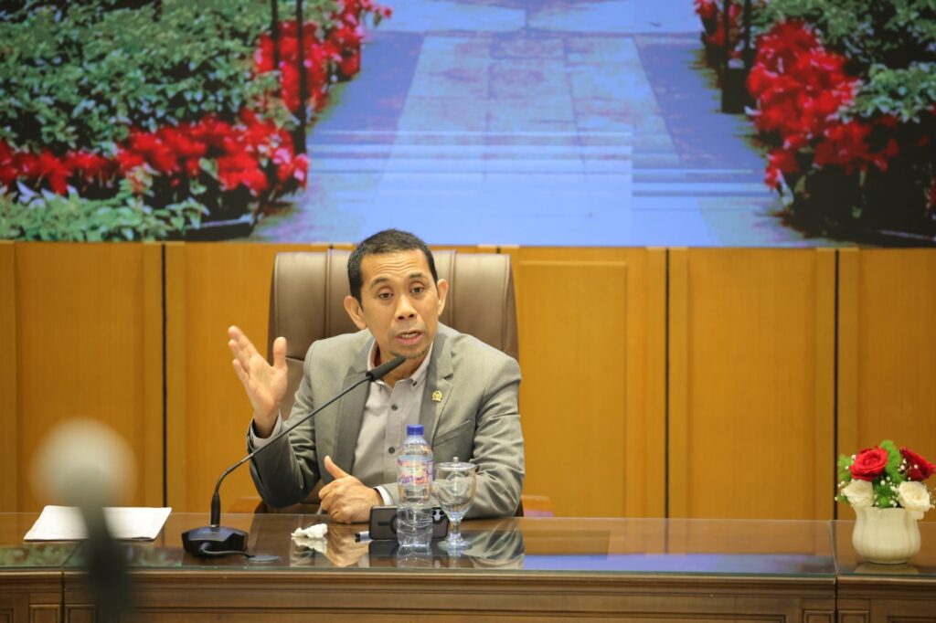 Anggota Komisi XI DPR RI, Kamrussamad