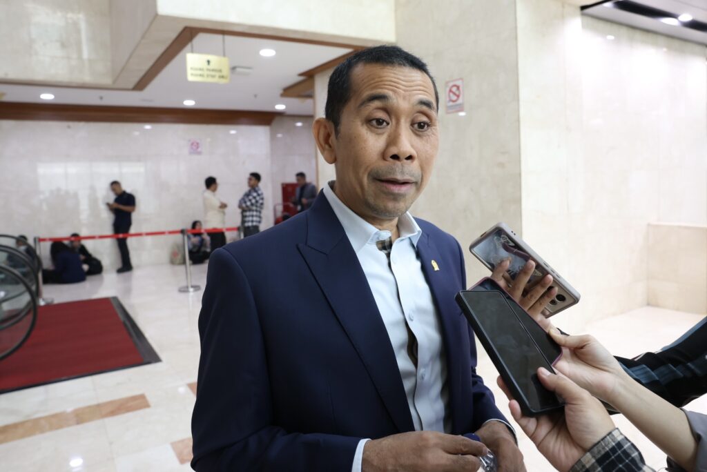 Anggota Komisi XI DPR RI, Kamrussamad