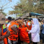 Keselamatan Nelayan Jadi Prioritas, Novita Wijayanti Salurkan Life Jacket di Cilacap