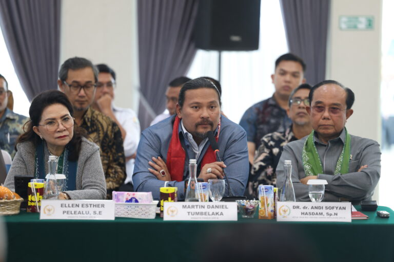 Anggota Panitia Khusus (Pansus) RUU tentang Daerah Kepulauan DPR RI, Martin Daniel Tumbelaka