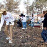 Wujudkan Ekonomi Hijau, DPD Gerindra DIY dan DPC Gerindra Bantul Bersih-Bersih Pantai Baru