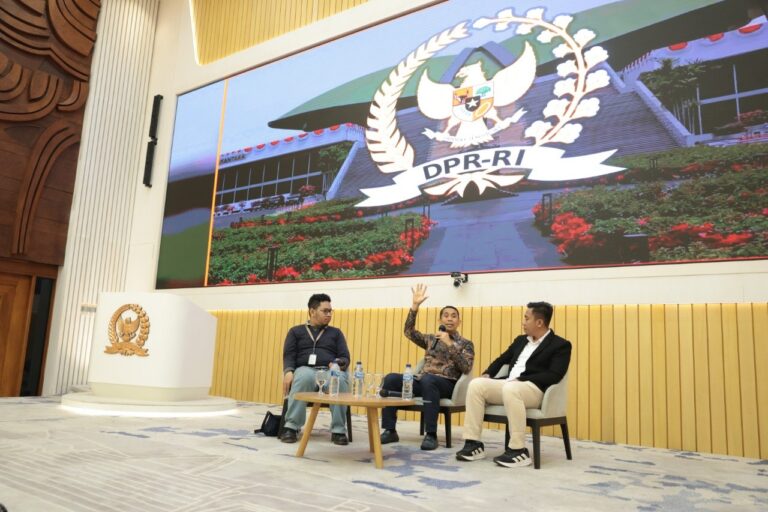 Anggota Komisi XI DPR RI, Kamrussamad