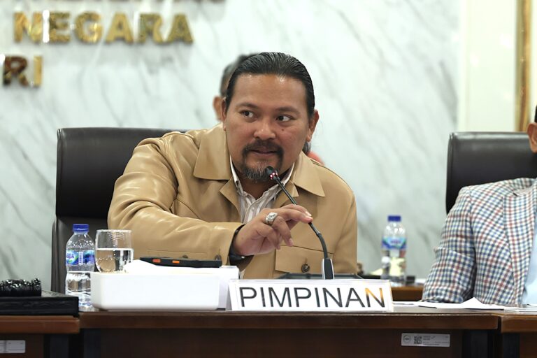 Ketua Panitia Khusus (Pansus) pembentukan Undang-Undang Hukum Perdata Internasional (HPI), Martin Tumbelaka
