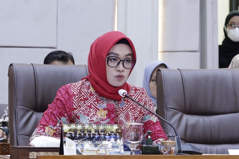 Wakil Ketua Komisi IX DPR RI Putih Sari