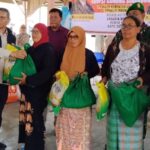 M. Husni Turun Langsung Salurkan Bantuan untuk Warga Terdampak Erupsi Sinabung