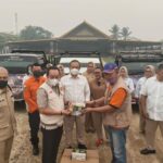 Yuliansyah Salurkan 2.000 Paket Bantuan untuk Warga Terdampak Karhutla di Ketapang