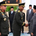 Presiden Prabowo Lantik Jenderal Tandyo Budi Revita Jadi KSAD di Istana Negara