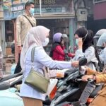 Fraksi Gerindra Siak Bagikan Ribuan Masker dan Sembako untuk Warga Terdampak Kabut Asap Karhutla