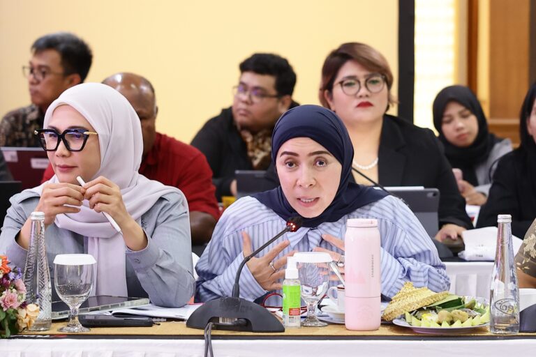 Anggota Badan Legislasi (Baleg) DPR RI, Melly Goeslaw