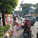 Syukuran HUT ke-75 Presiden Prabowo, DPD Gerindra DKI Jakarta Bagikan 300 Paket Makan Siang dan Notebook