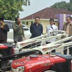 DPC Gerindra Kabupaten Tangerang Salurkan Alsintan untuk Petani